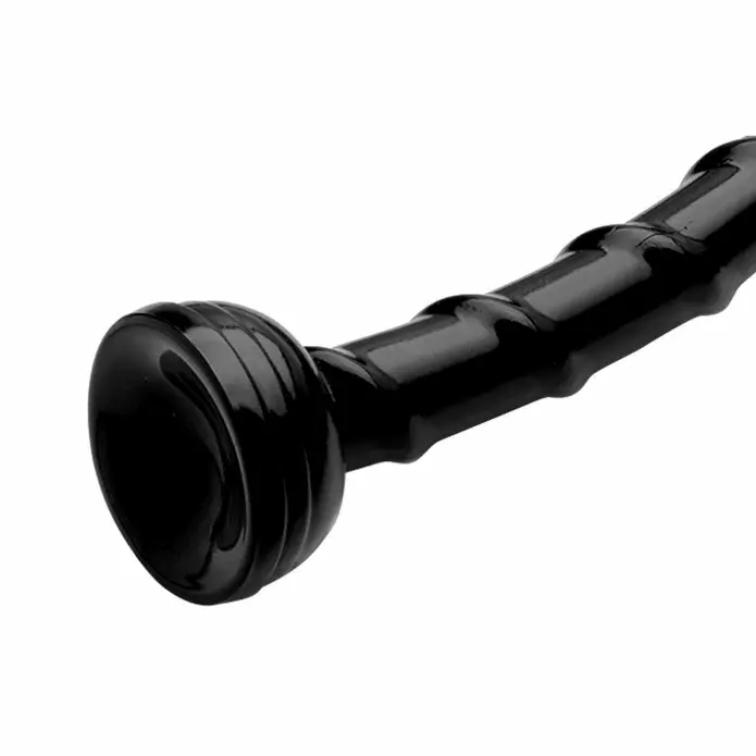Black pleated handle, close-up view